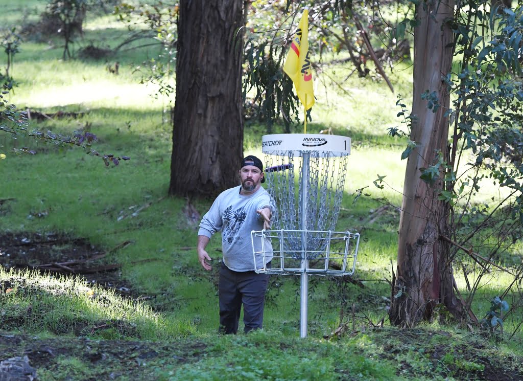 Disc golf course at Hanns Park in Vallejo now officially open – Times-Herald