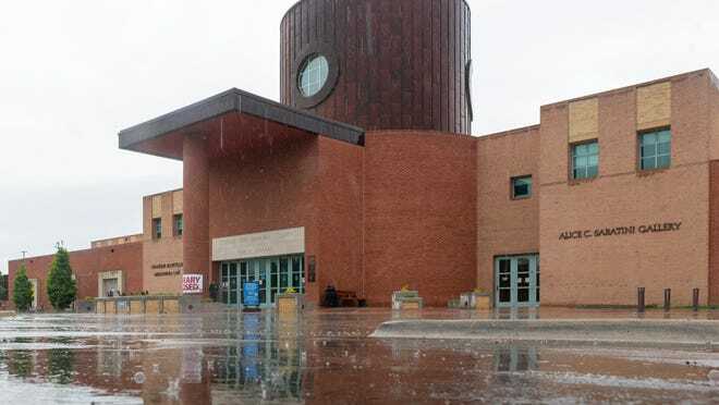 Library, Truckhenge, Capitol, parks among free things to do in Topeka