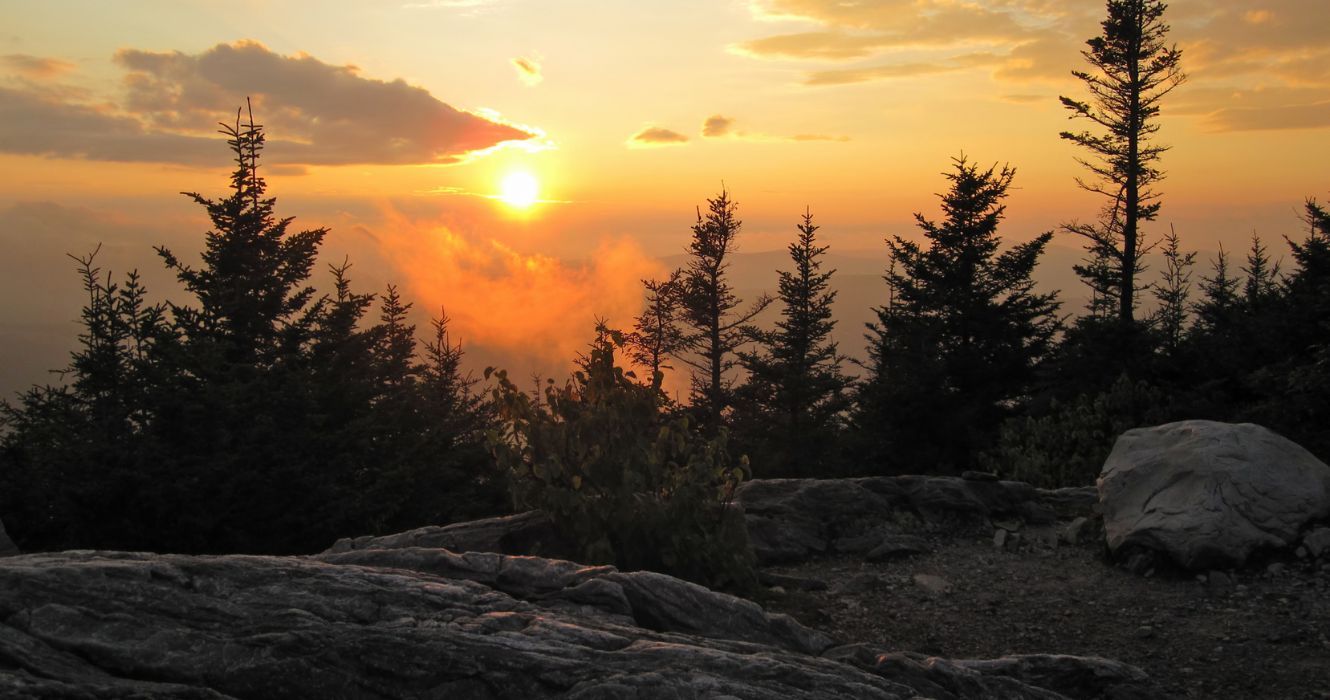 The 8 Best Glamping Spots In Vermont’s Green Mountains