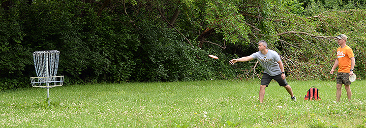 Disc golf tournament wraps up Strong BANDS health campaign