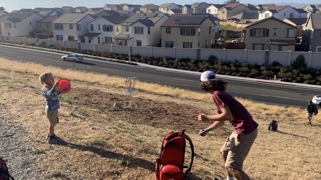 Players prepare to compete in Hollister’s first disc golf tournament