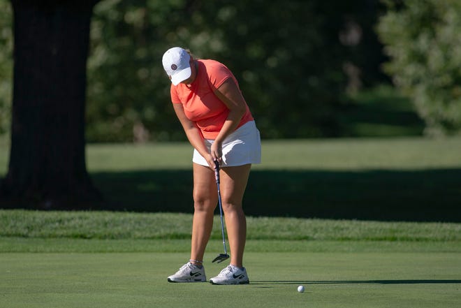 Greenberg sisters lead after first round of Rockford golf tournament