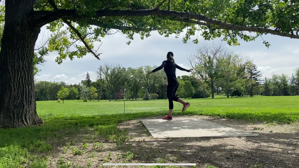 ‘It’s a sisterhood’: All-women’s disc golf tournament grows the sport in Sask.