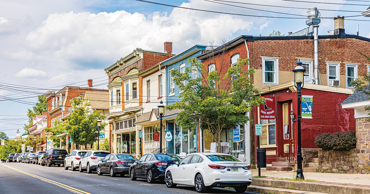 Living in Newtown: A Neighborhood Guide