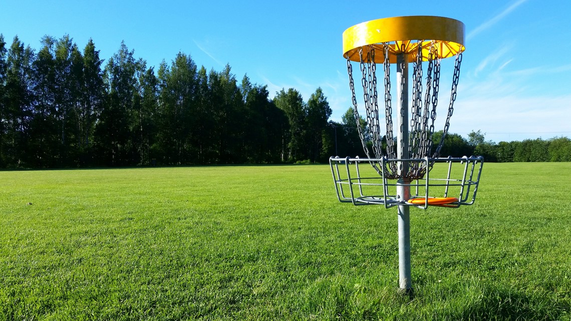 Professional Disc Golfers get ready for the Bud Hill Masters 2022