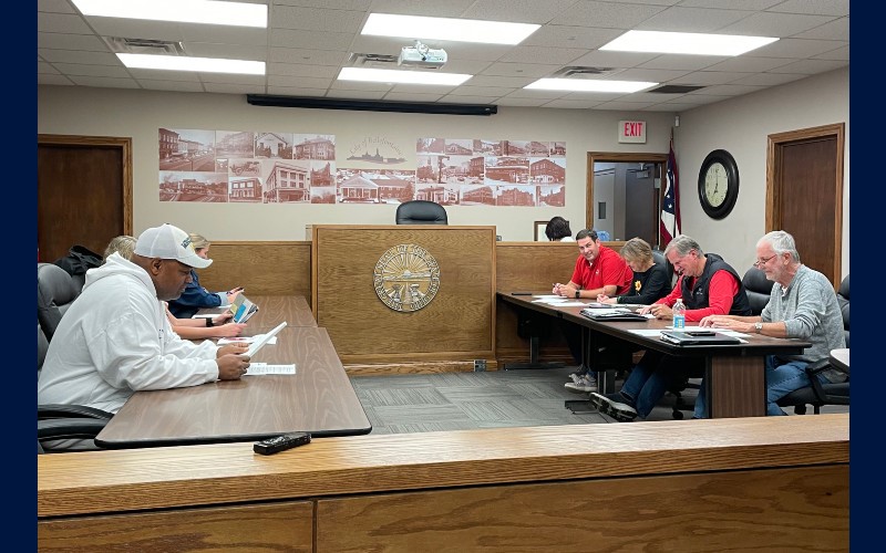 Park board hears success from Ring of Lights walk; learns about Winter Walking Program – Peak of Ohio