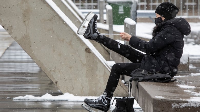 It’s time to lace ’em up, Toronto! City to open outdoor ice rinks starting Saturday
