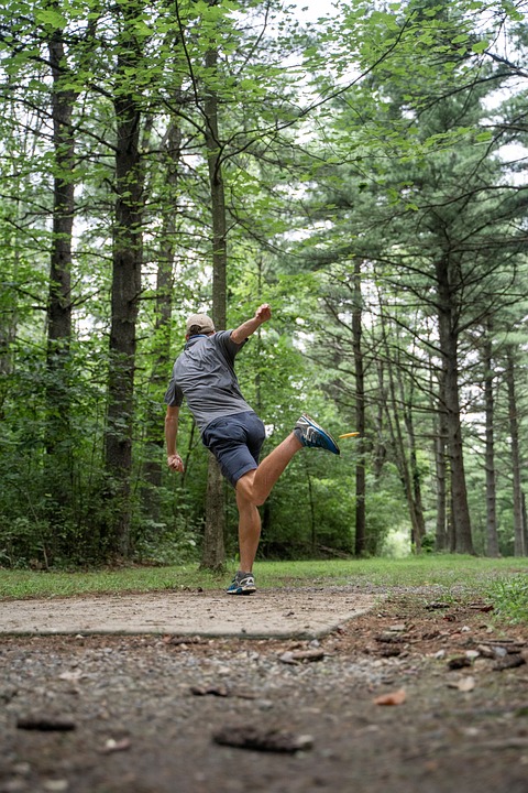 Orthotic assistant discovers grit and grace in disc golf