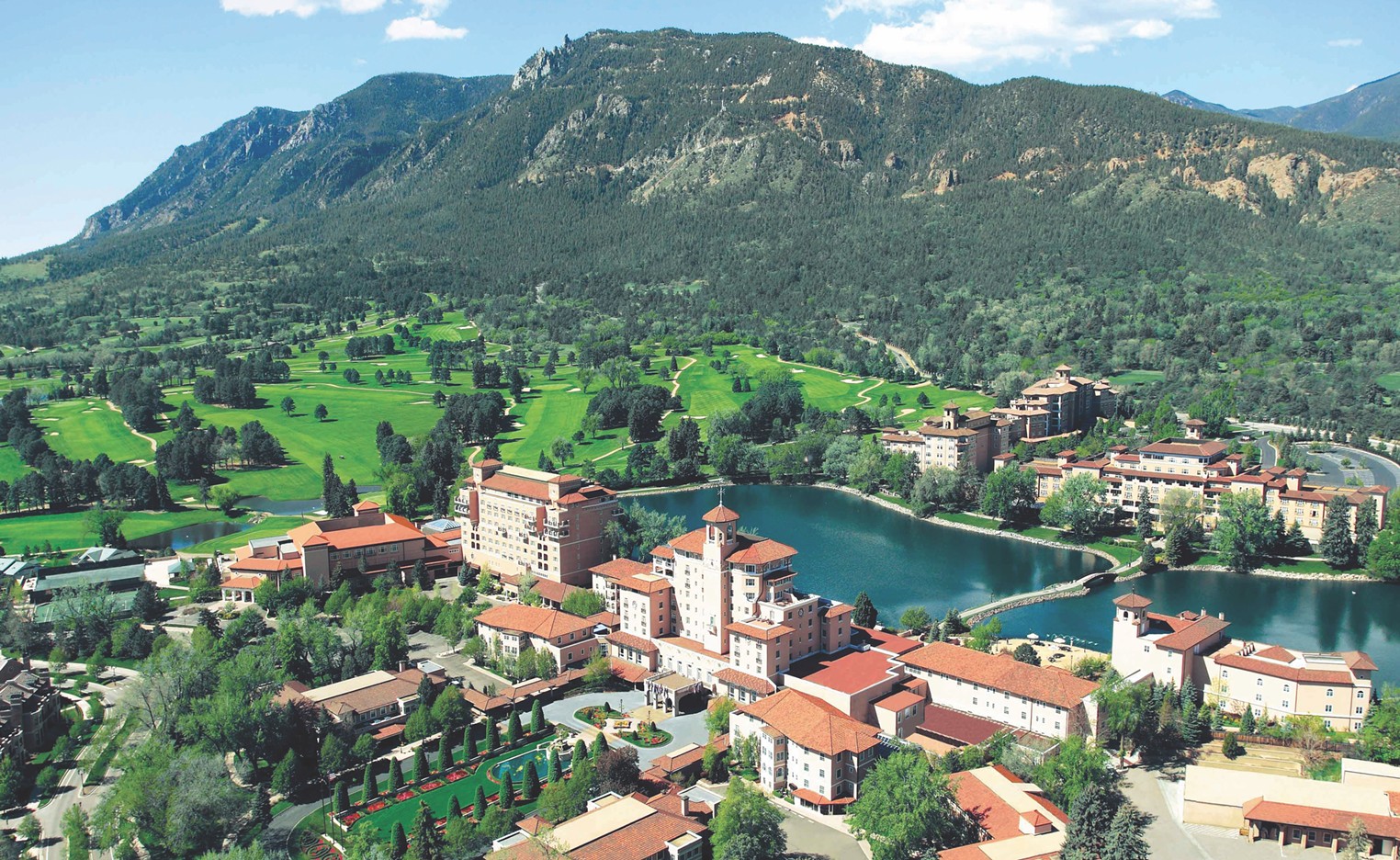 campus aerial hero no towers high resolution